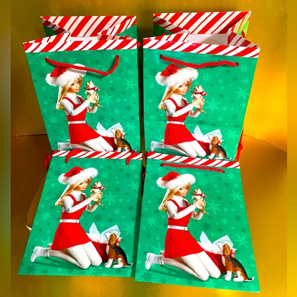 BARBIE VTG 1997 HALLMARK CHRISTMAS GIFT BAGS SET OF 4 BARBIE w/KITTEN & PUPPY - Picture 7 of 11